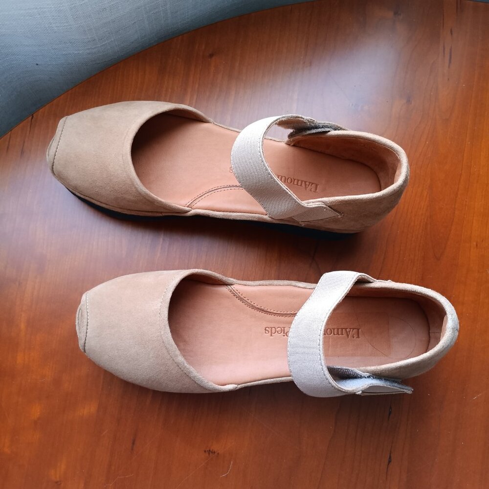 NWT L'Amour Des Pieds AMADOUR Tan Suede Open Toe Low Wedge - Picture 4 of 9